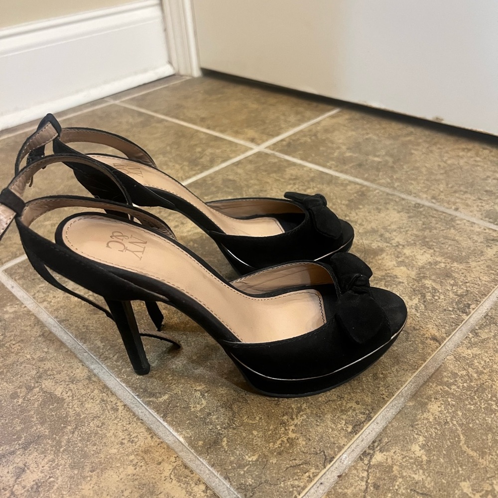 Size 6, black New York & Company heels for sale